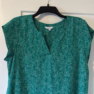Short sleeved loose fitting blouse
